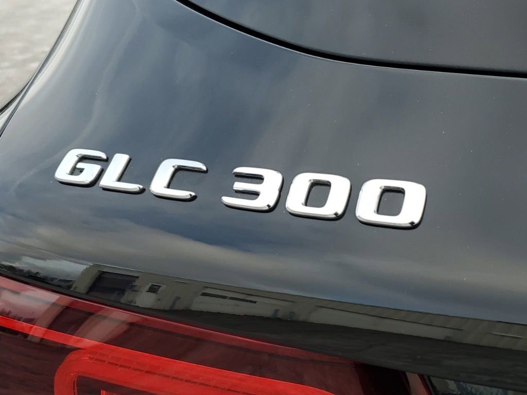Used 2022 Mercedes-Benz GLC 300 4MATIC image 11