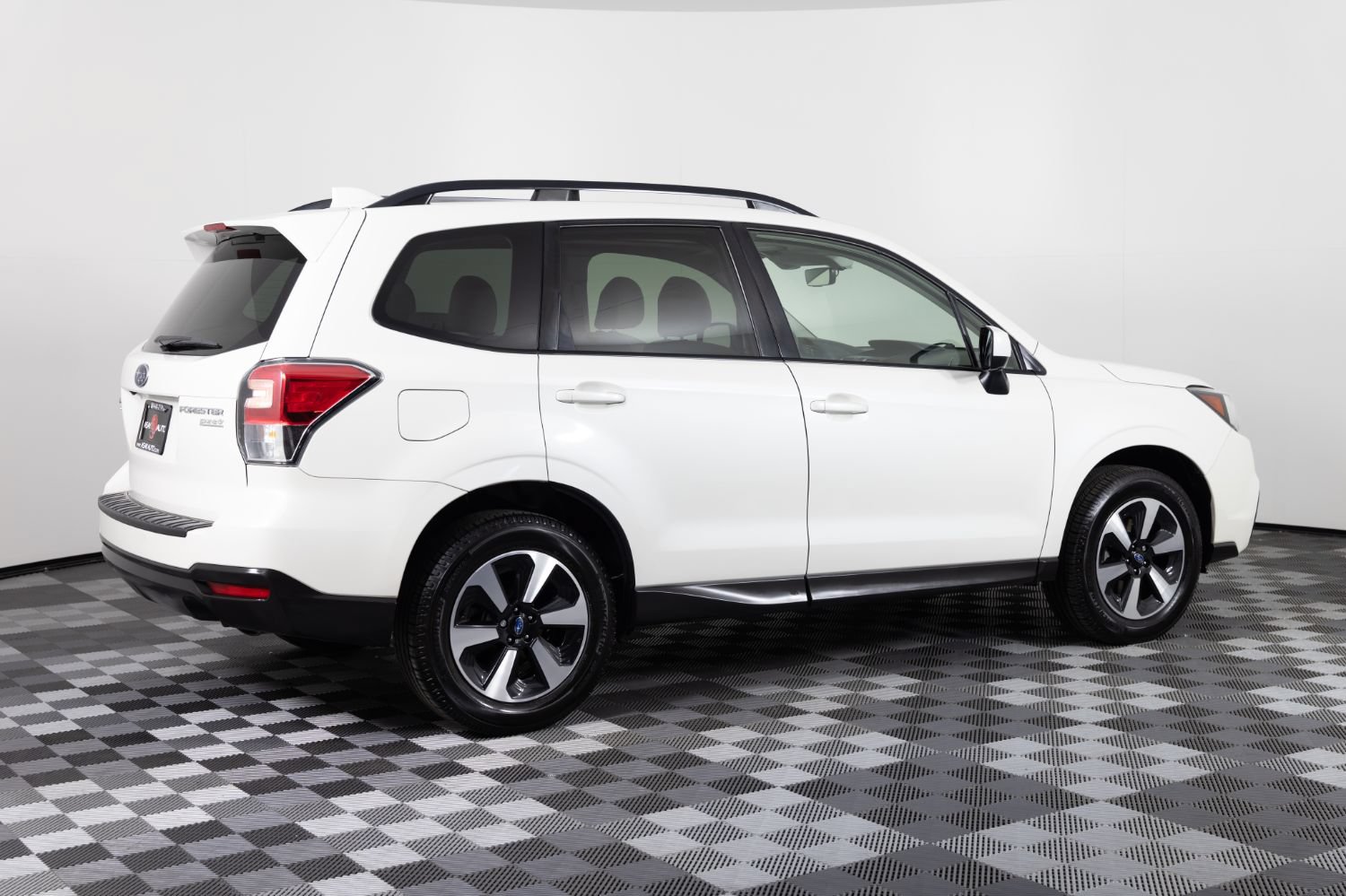 Used 2017 Subaru Forester 2.5i Premium AWD/4WD image 8