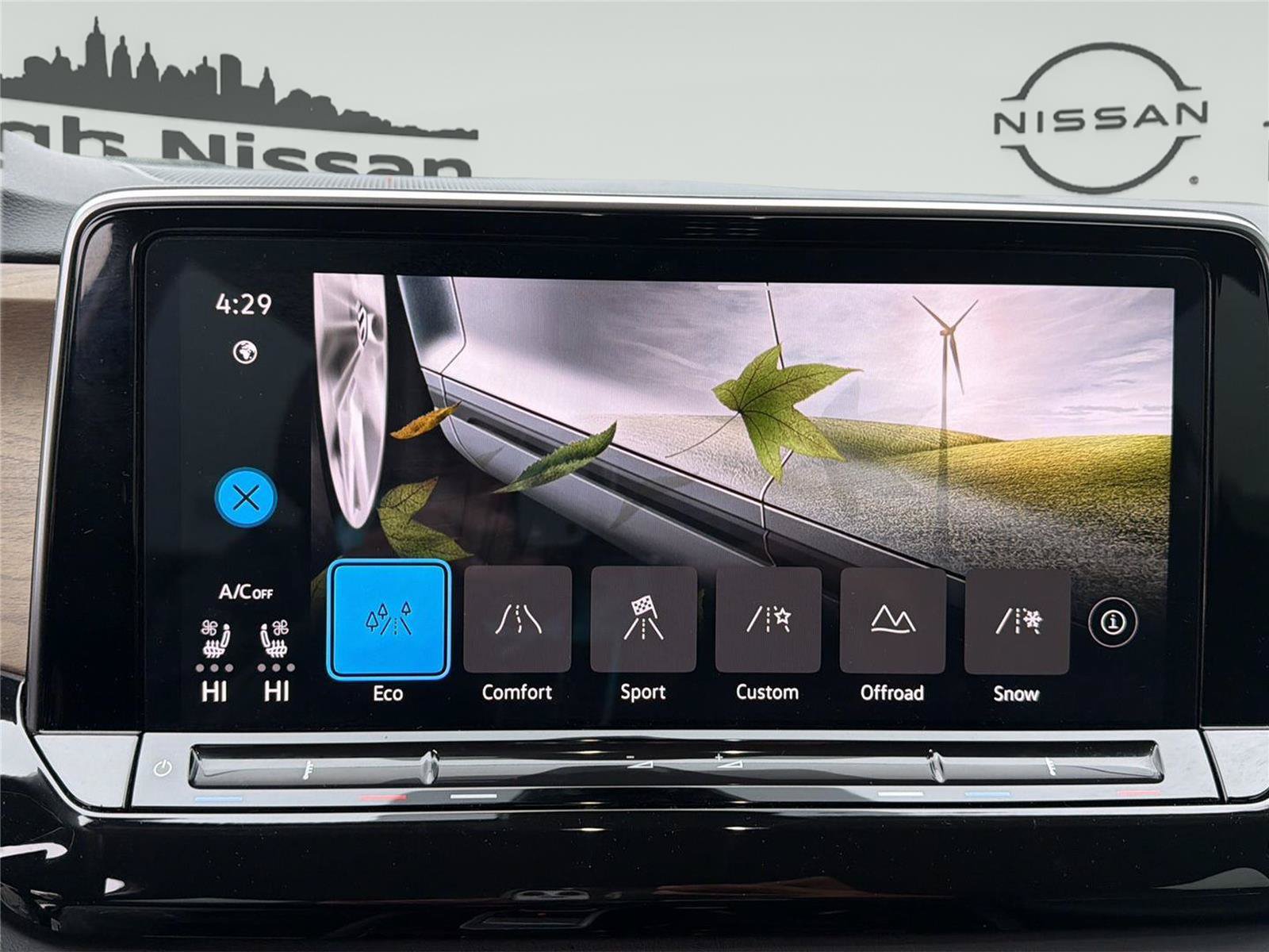Used 2025 Volkswagen Atlas SE AWD/4WD image 19