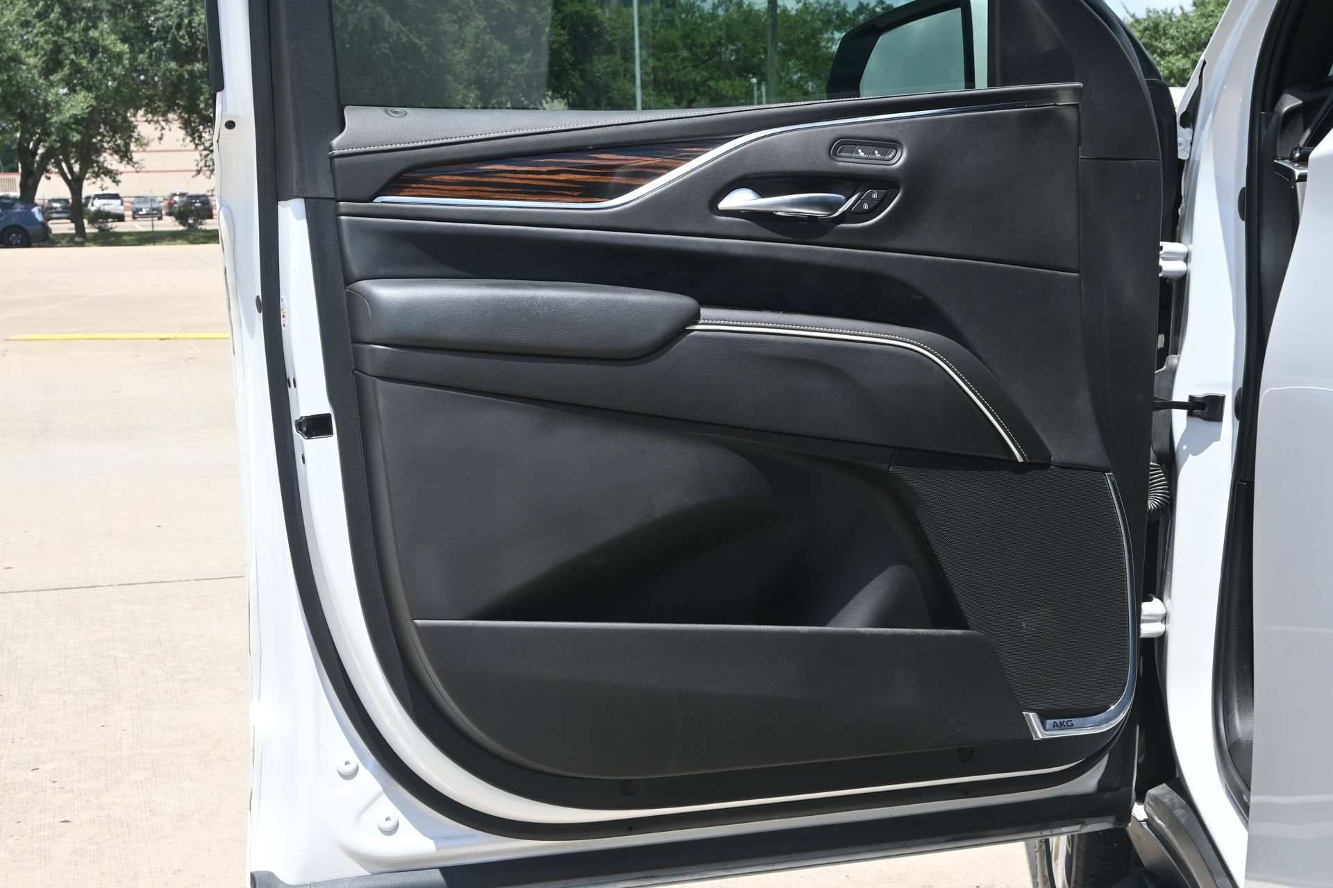 Certified 2023 Cadillac Escalade Luxury w/ LPO, Floor Liner Package RWD image 19