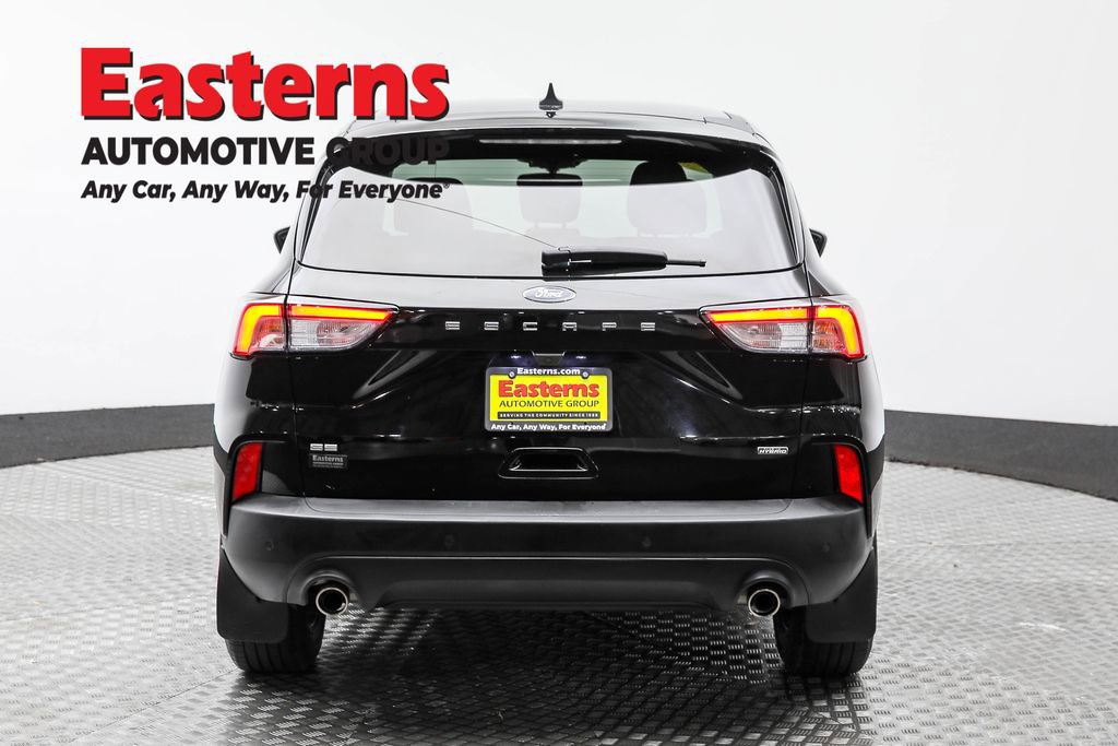 Used 2022 Ford Escape SE image 6