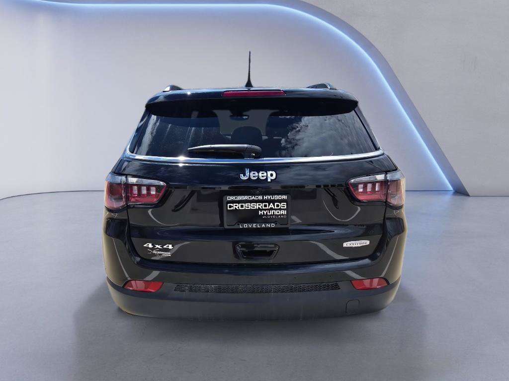 Used 2025 Jeep Compass Latitude w/ Sun & Sound Group AWD/4WD image 5