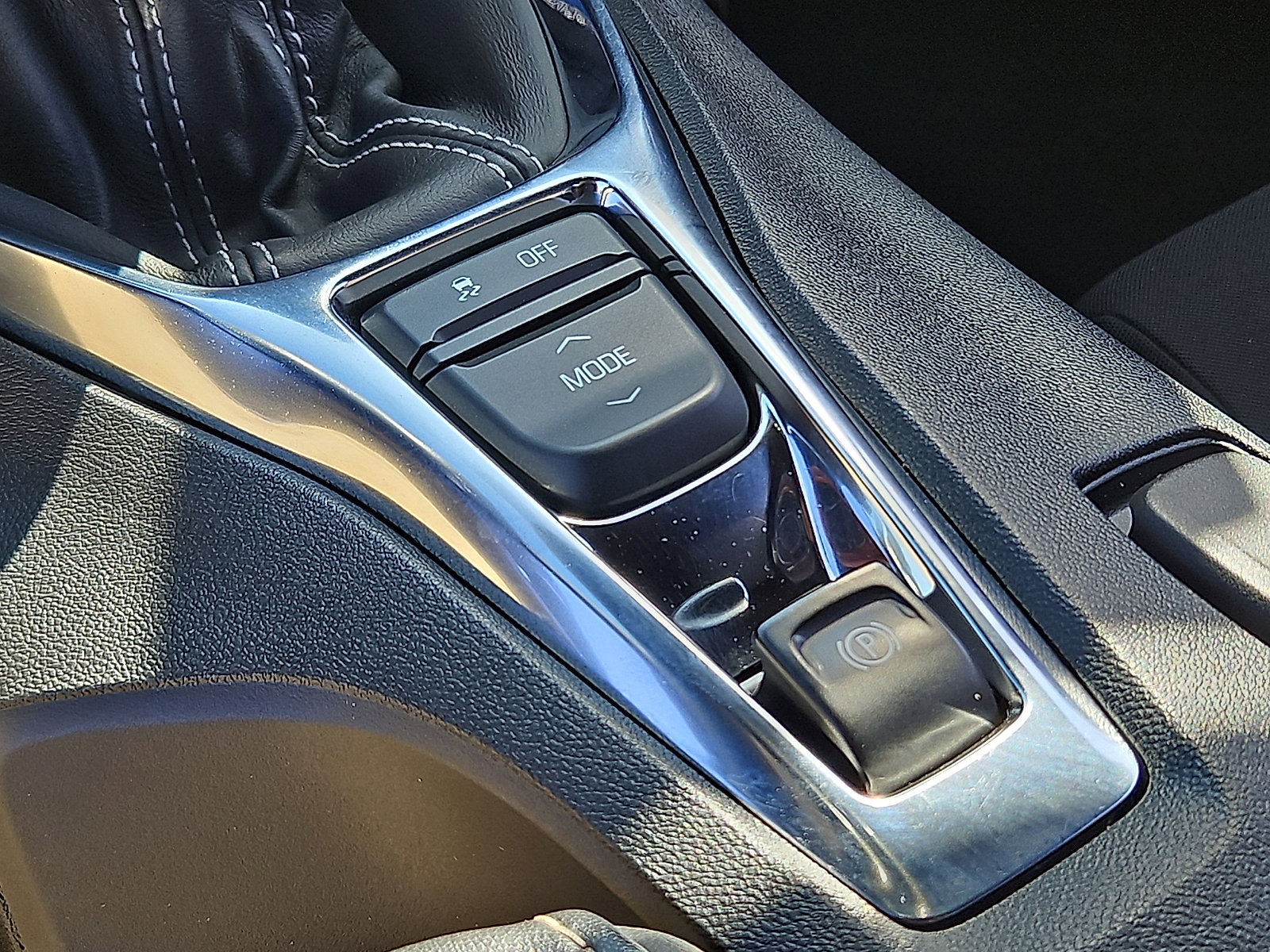 Used 2020 Chevrolet Camaro LS image 23