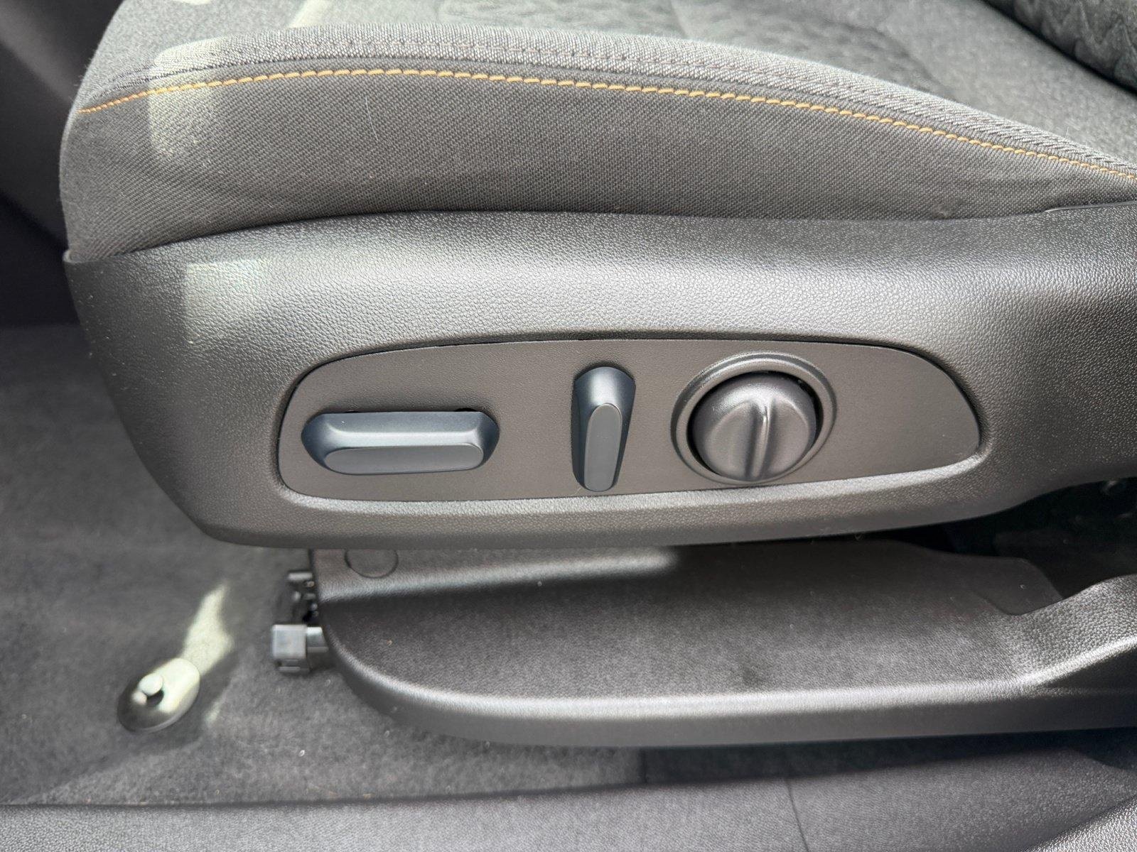 Used 2024 Chevrolet Equinox LT AWD/4WD image 14