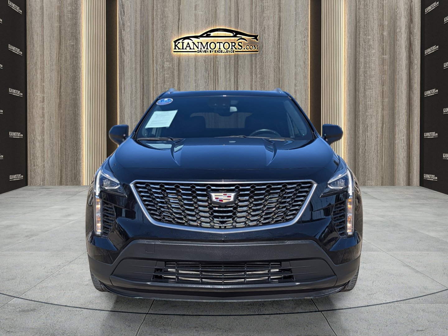Used 2023 Cadillac XT4 Luxury w/ Cold Weather Package image 2