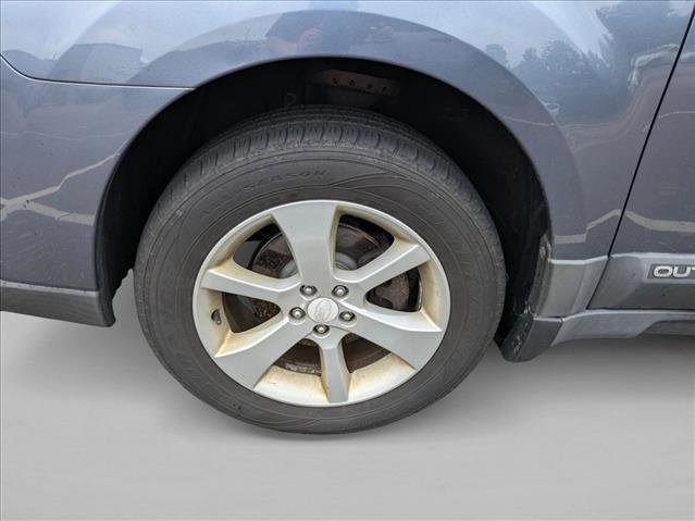 Used 2013 Subaru Outback 2.5i Premium AWD/4WD image 10