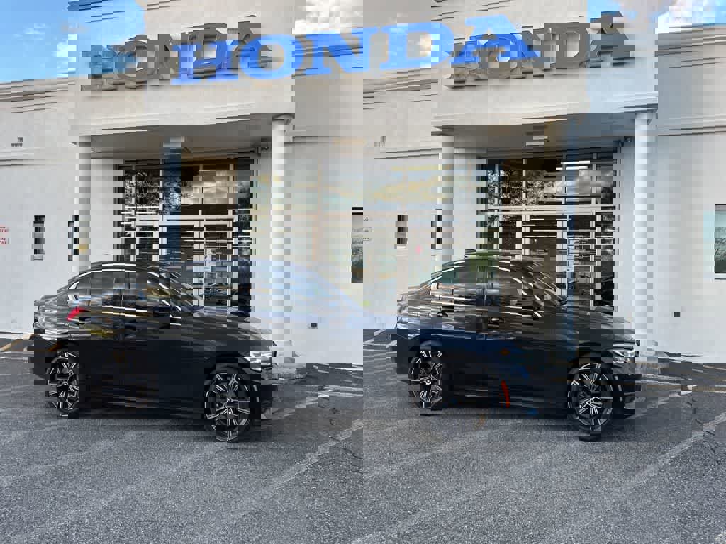 Used 2021 BMW 330e xDrive w/ Premium Package image 13