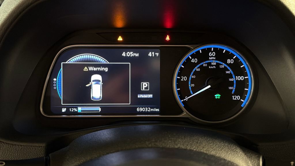 Used 2018 Nissan Leaf SV w/ SV Technology Package image 32