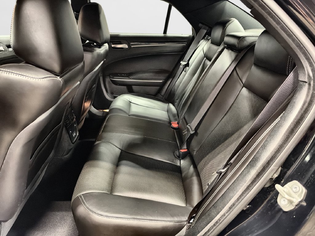 Used 2023 Chrysler 300 S w/ Comfort Group RWD image 19