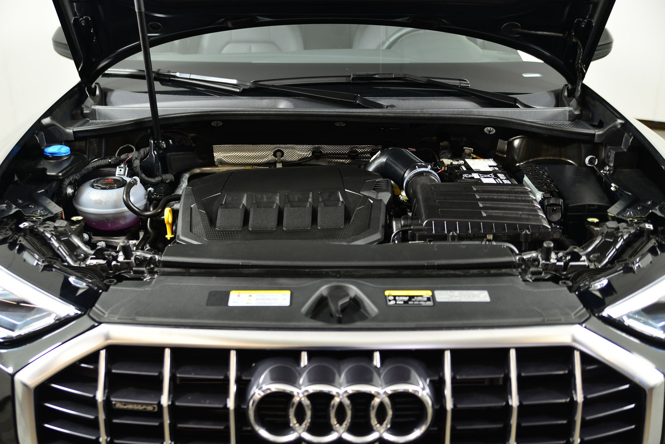 Certified 2025 Audi Q3 2.0T Premium w/ Convenience Package image 18