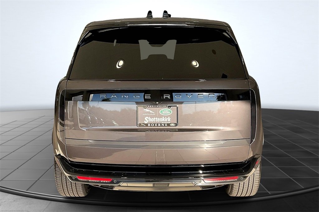 New 2025 Land Rover Range Rover Long Wheelbase SE image 4