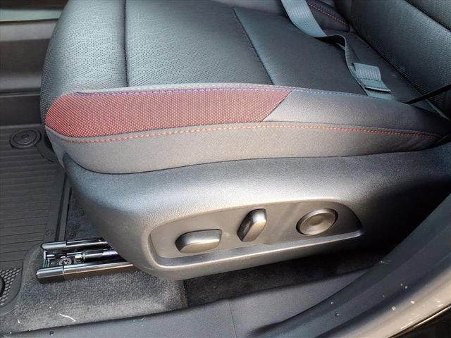 Certified 2026 Chevrolet Equinox RS w/ Convenience Package III image 9