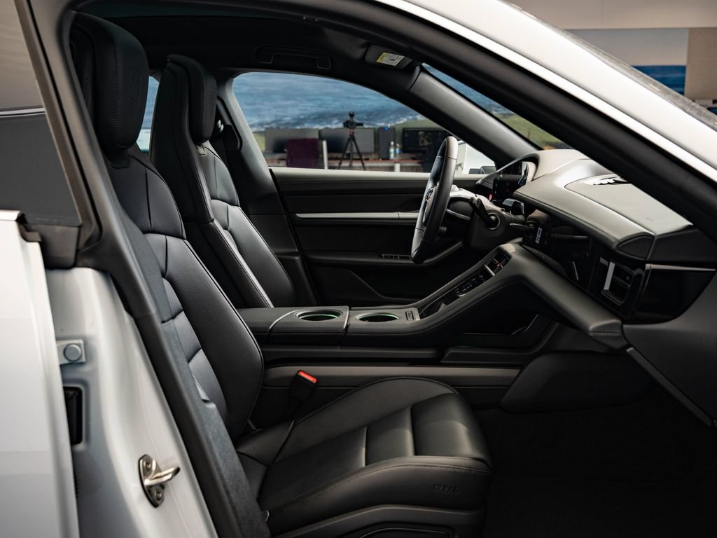 New 2026 Porsche Taycan 4S AWD/4WD image 25