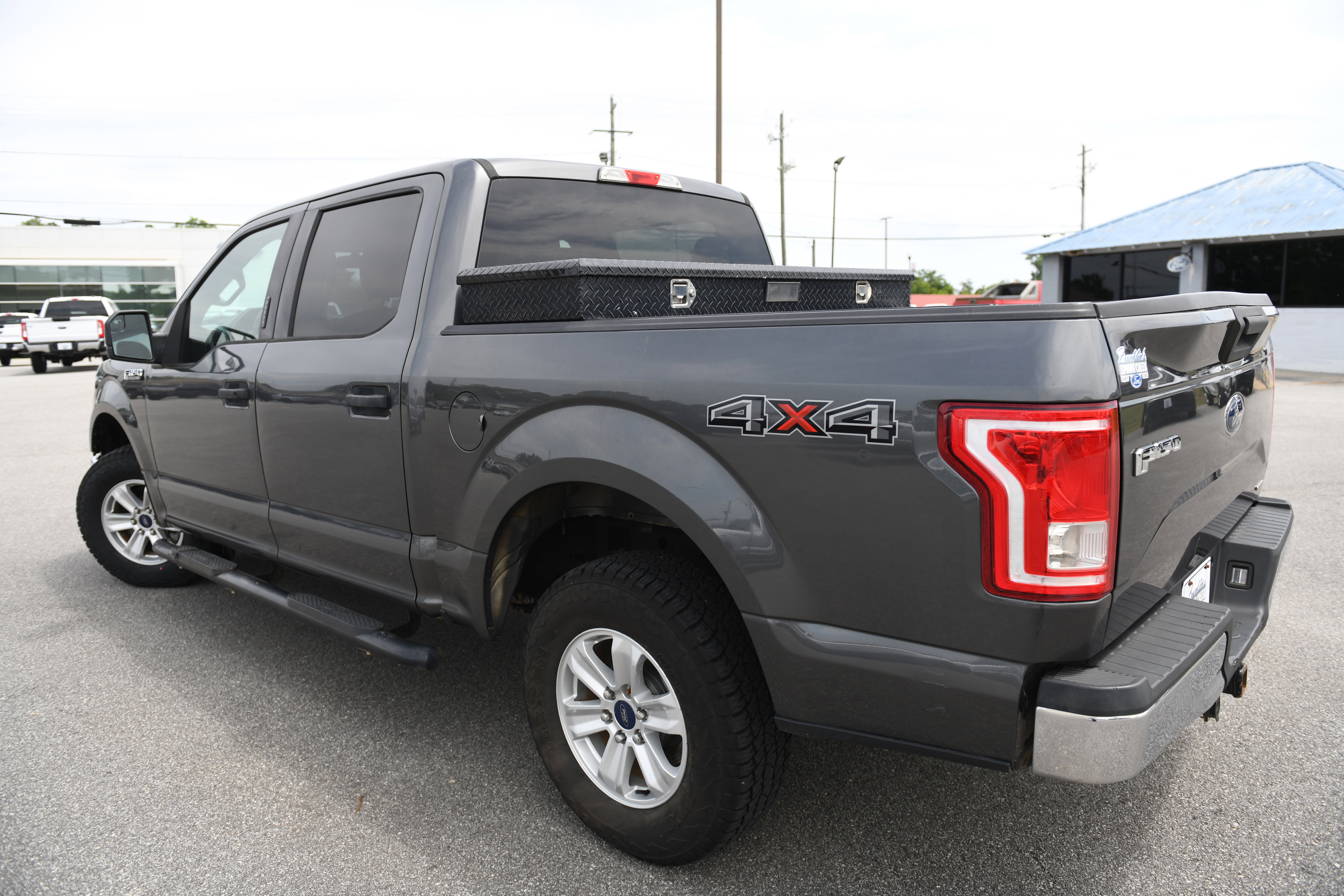 Used 2016 Ford F150 XLT AWD/4WD image 9
