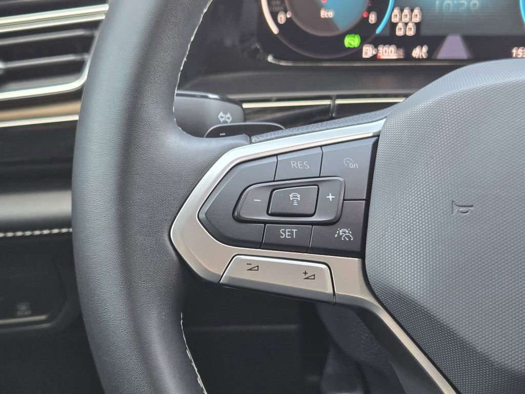 Used 2024 Volkswagen Atlas SE image 30