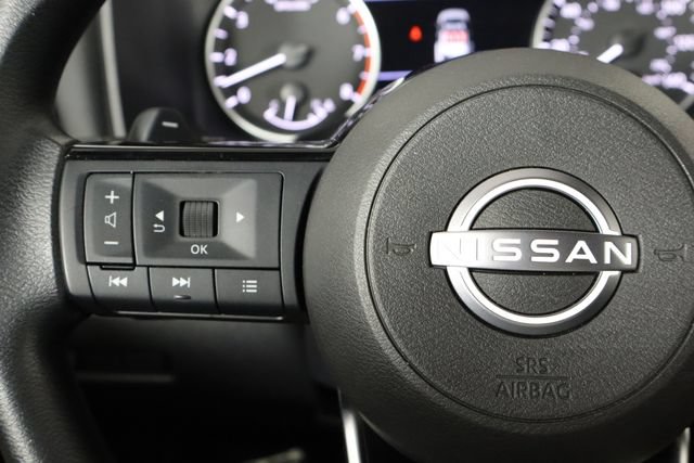 Used 2023 Nissan Rogue SV FWD image 8