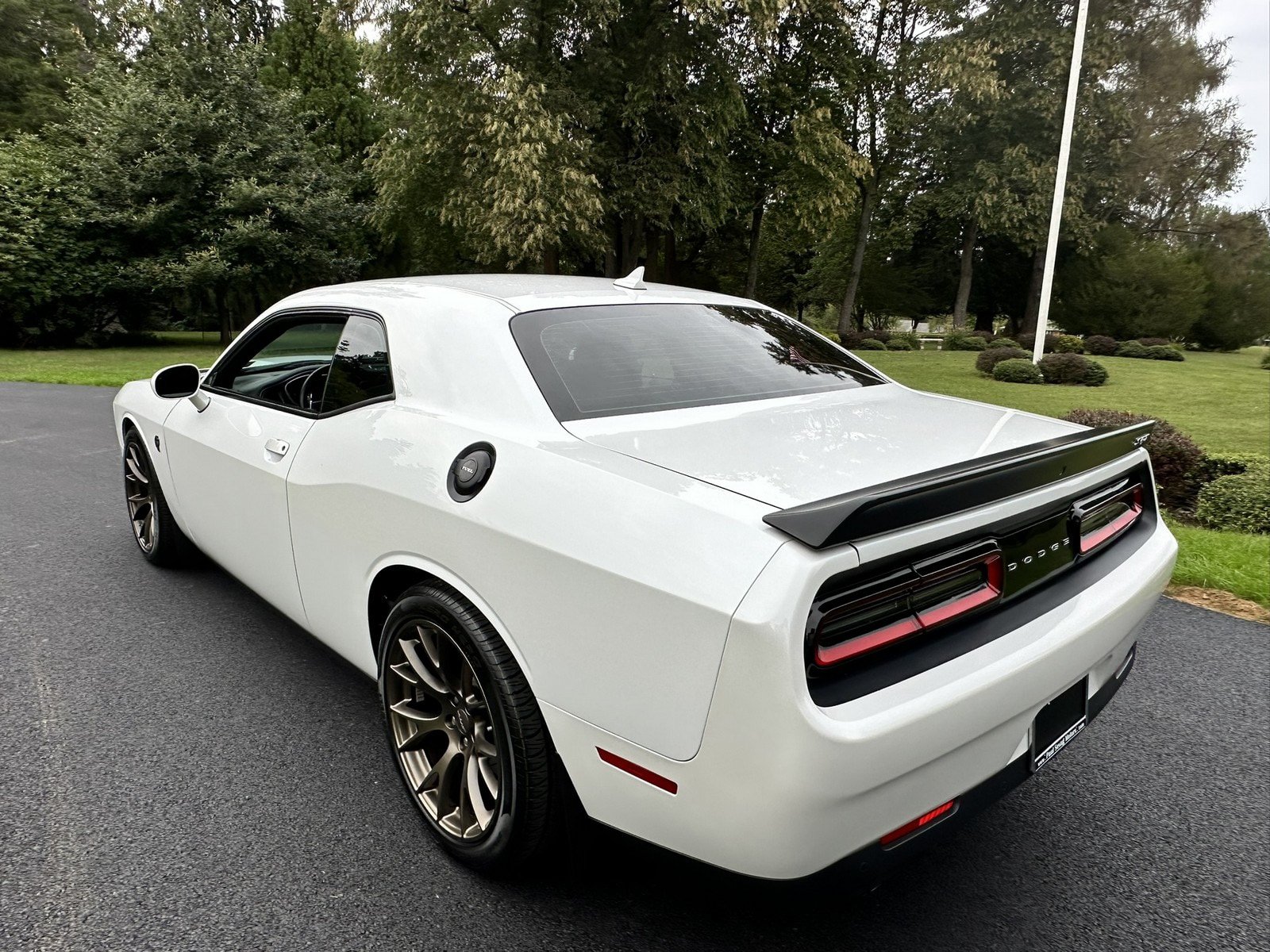 Used 2015 Dodge Challenger SRT Hellcat RWD image 8