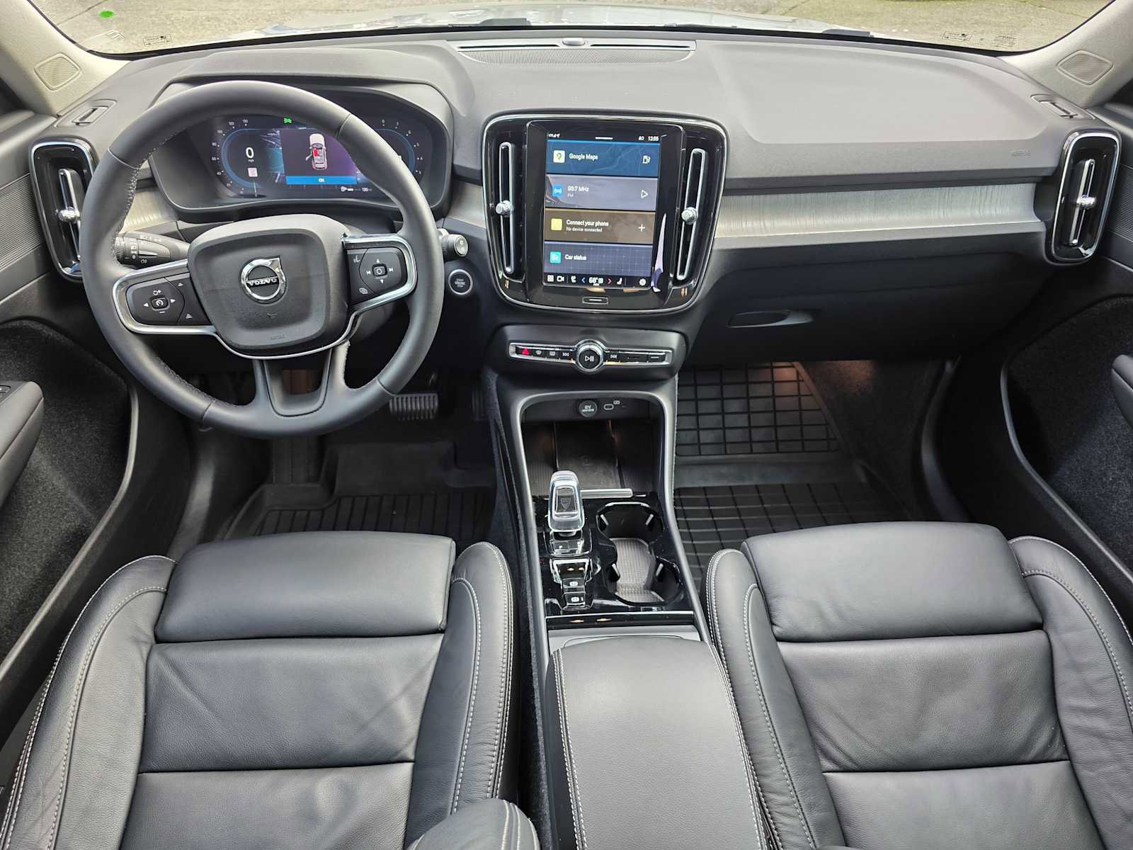 Certified 2023 Volvo XC40 B5 Plus w/ Protection Package Premier image 18