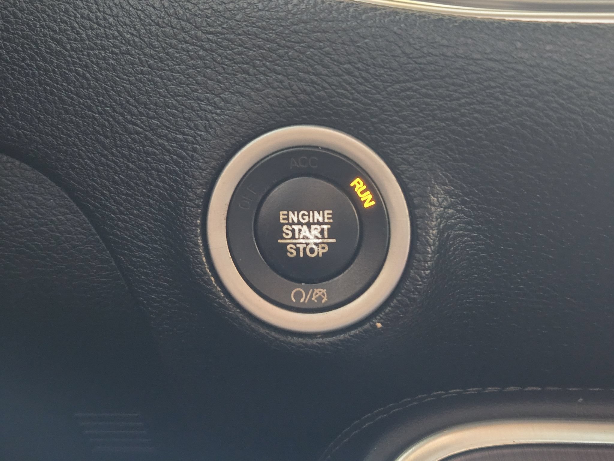 Used 2018 Dodge Challenger SXT RWD image 20