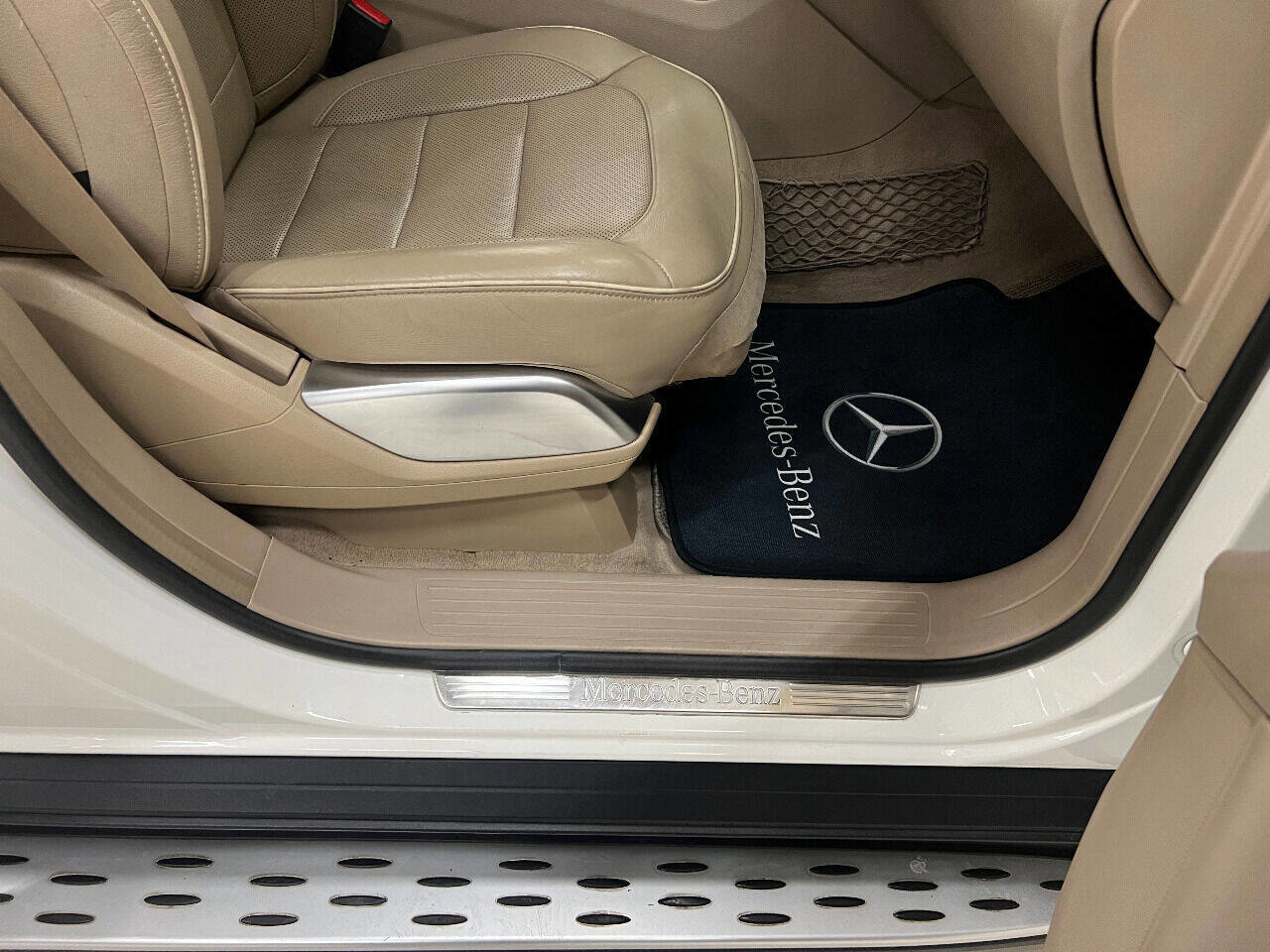 Used 2014 Mercedes-Benz GL 550 4MATIC image 81