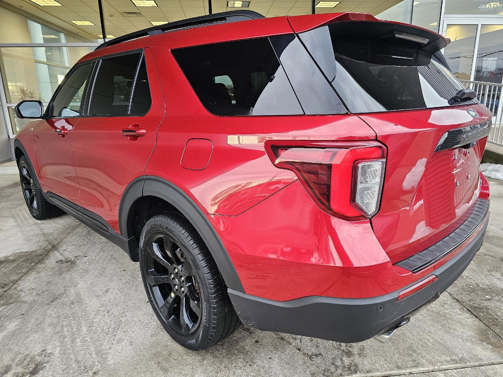 Used 2023 Ford Explorer ST-Line image 3