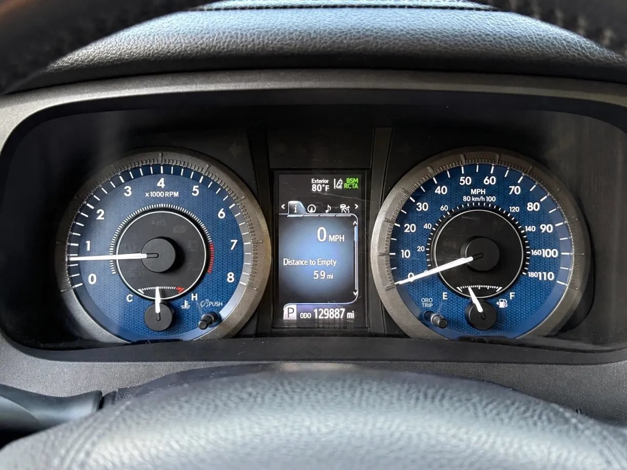Used 2020 Toyota Sienna XLE w/ XLE Navigation Package FWD image 22