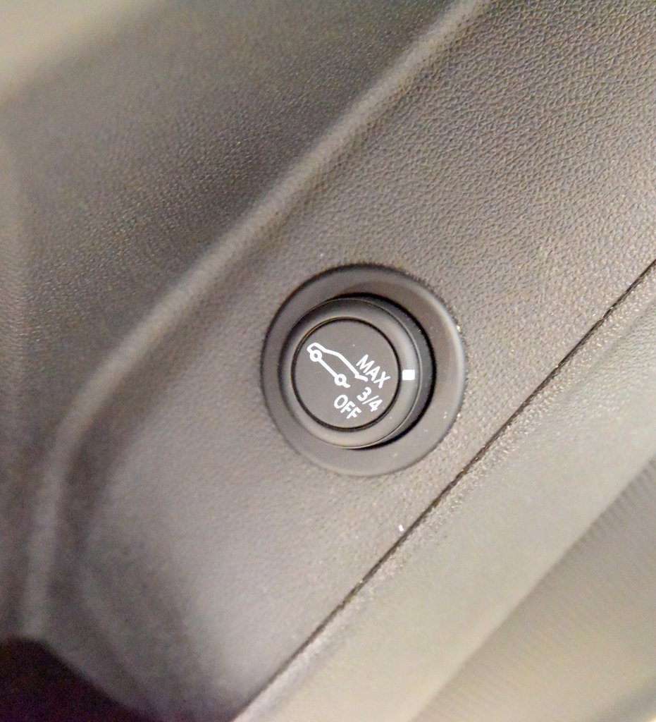 Used 2023 Chevrolet Equinox RS image 17