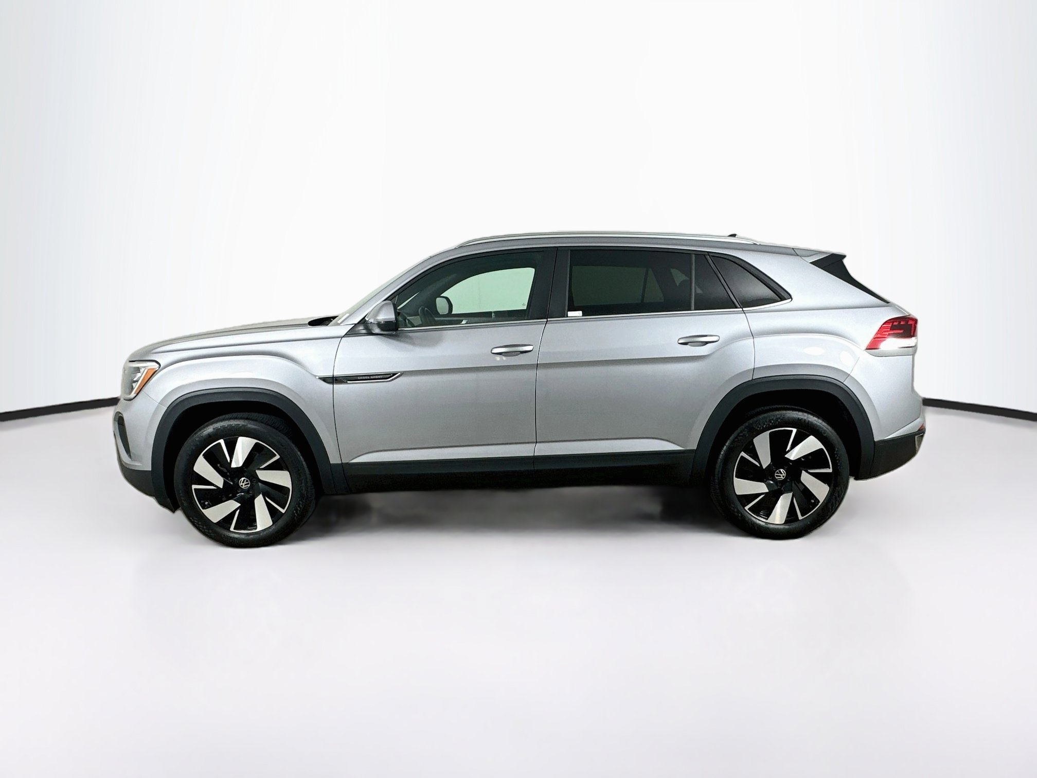 Used 2025 Volkswagen Atlas Cross Sport SE AWD/4WD image 4