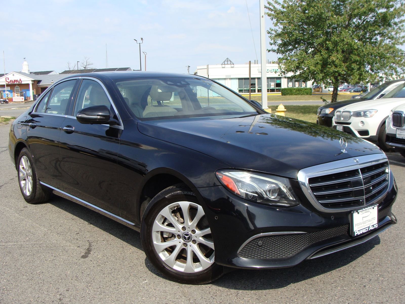 Used 2018 Mercedes-Benz E 300 4MATIC image 1
