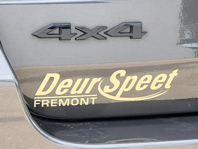 Used 2024 Jeep Grand Cherokee Limited w/ Black Appearance Package AWD/4WD image 2