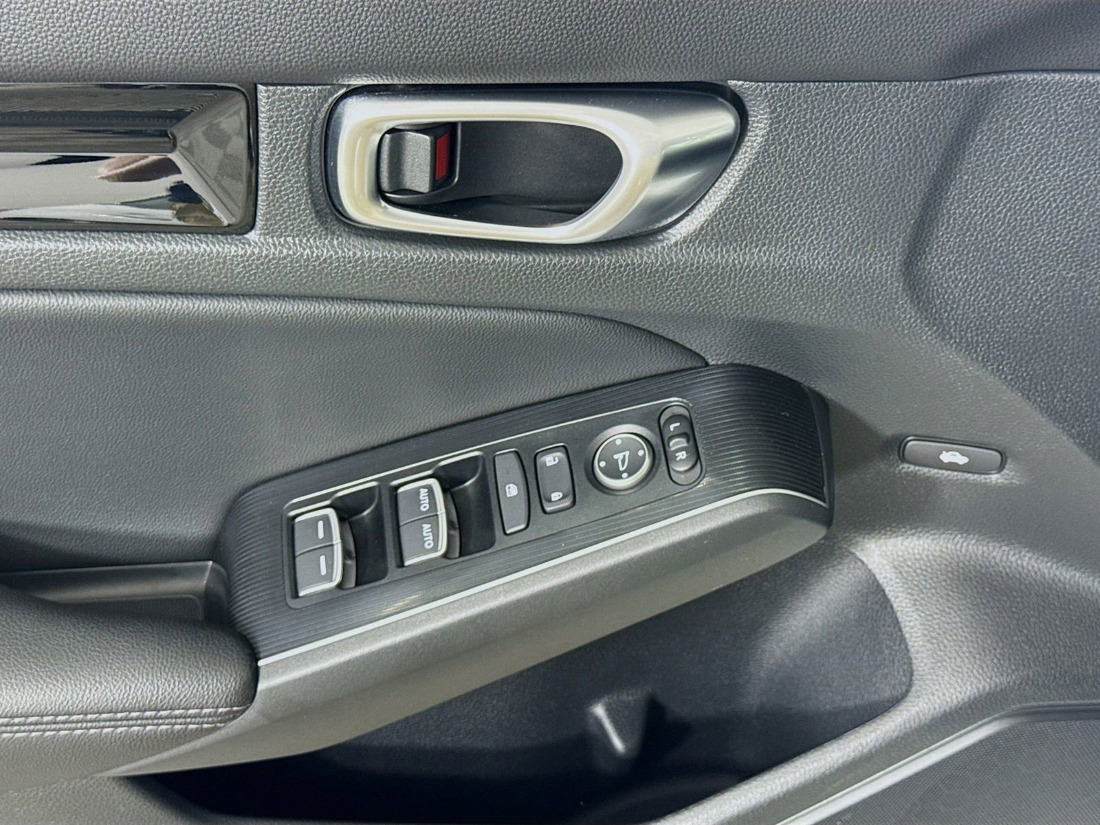 Used 2023 Honda Civic Touring image 11