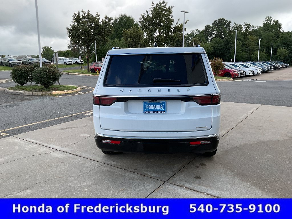 Used 2024 Jeep Wagoneer Series II w/ Flexible Seating Group AWD/4WD image 5