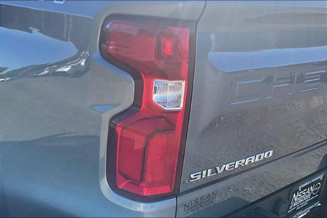 Used 2020 Chevrolet Silverado 1500 Custom w/ Custom Value Package AWD/4WD image 24