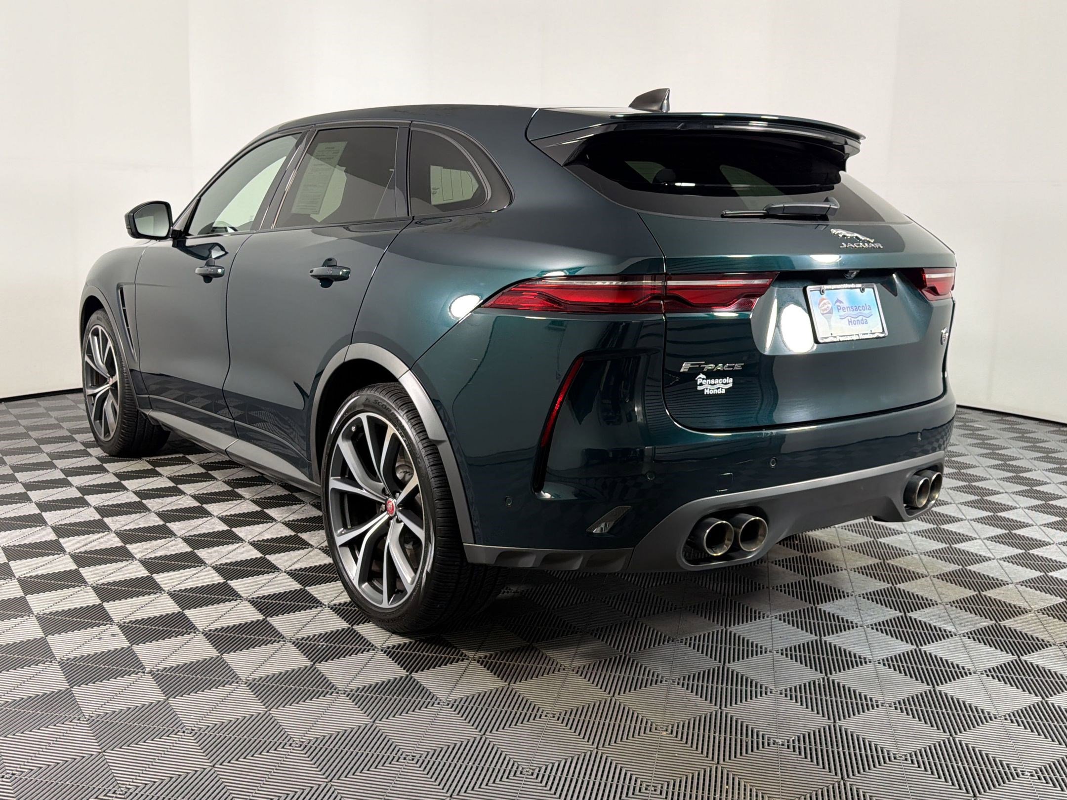 Used 2021 Jaguar F-PACE SVR AWD/4WD image 2