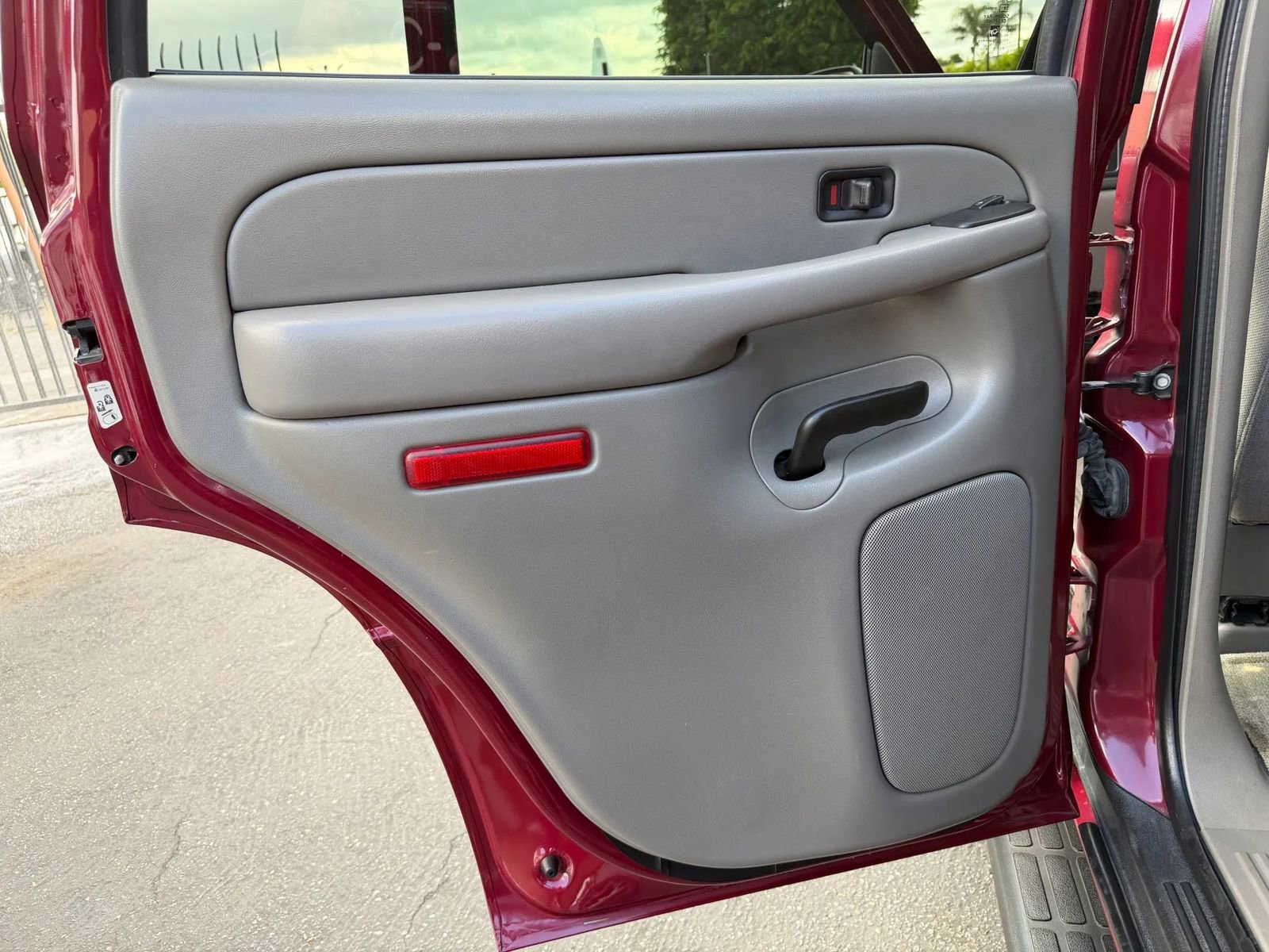 Used 2004 GMC Yukon SLE RWD image 29