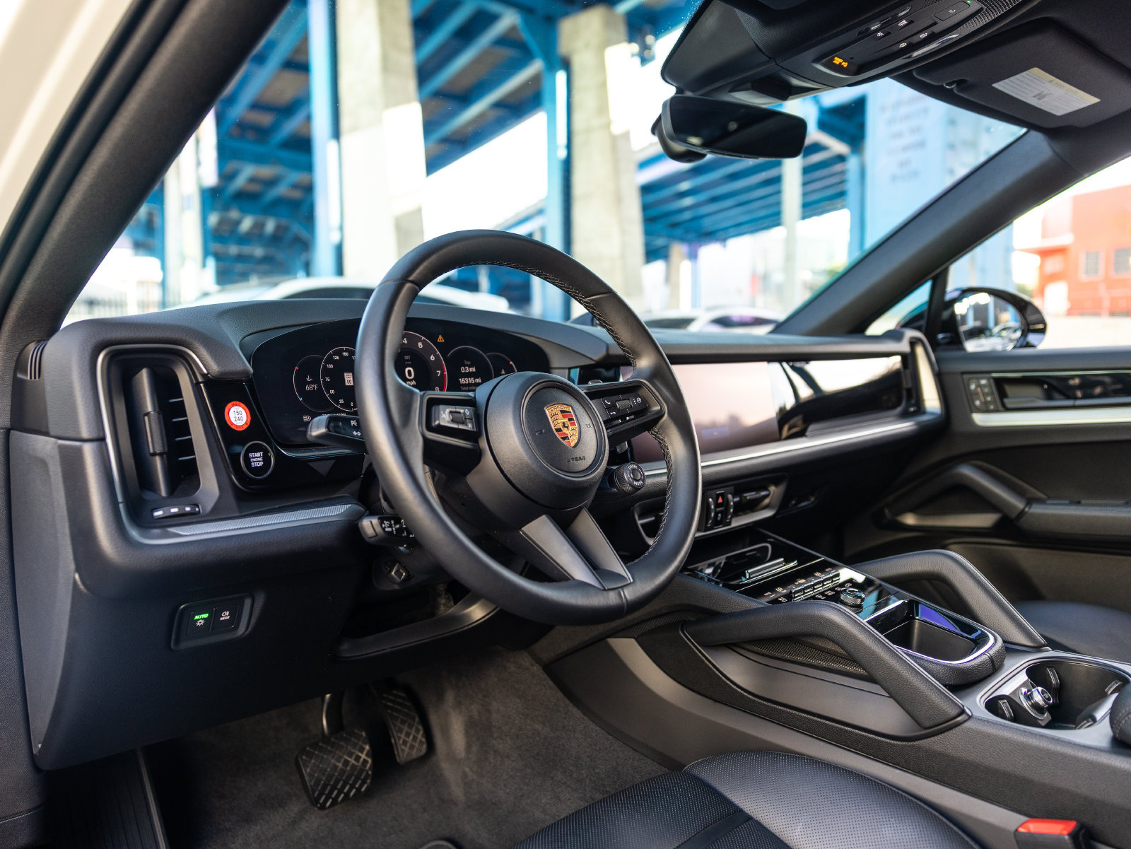 Certified 2024 Porsche Cayenne Coupe AWD/4WD image 4