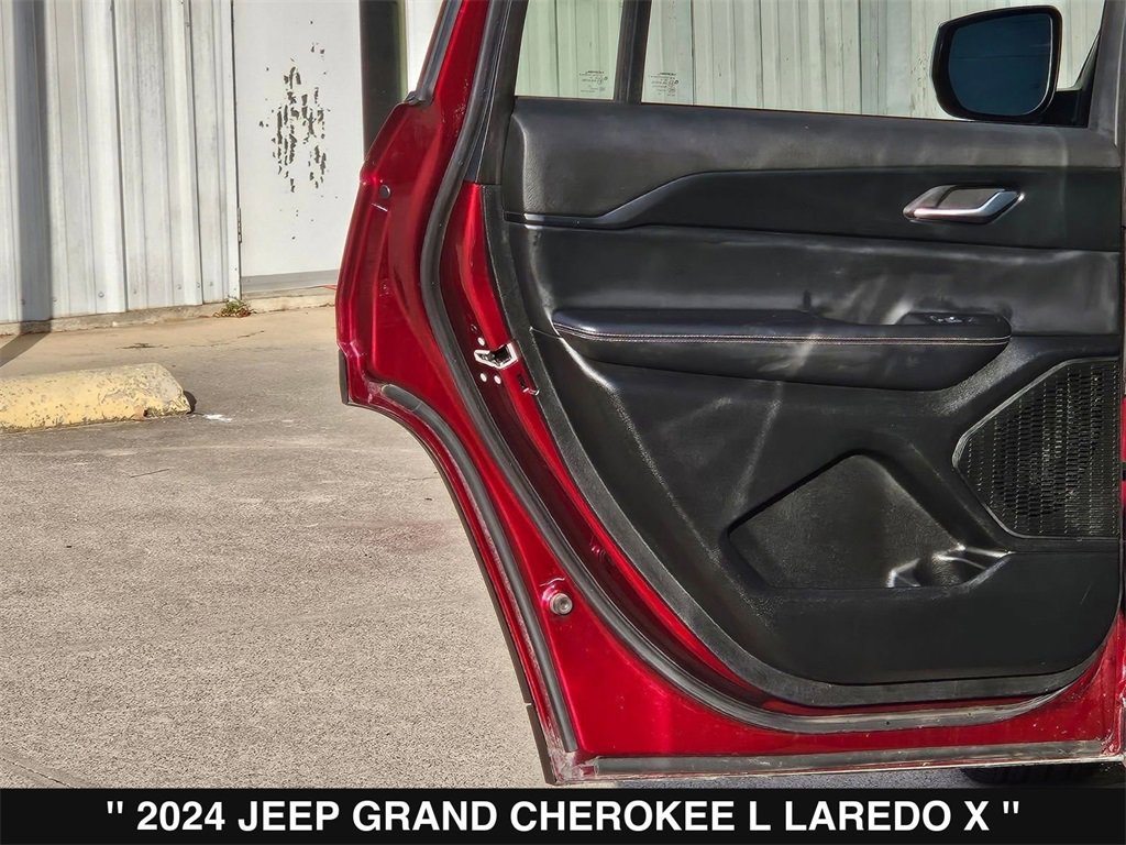 Used 2024 Jeep Grand Cherokee L Laredo image 18