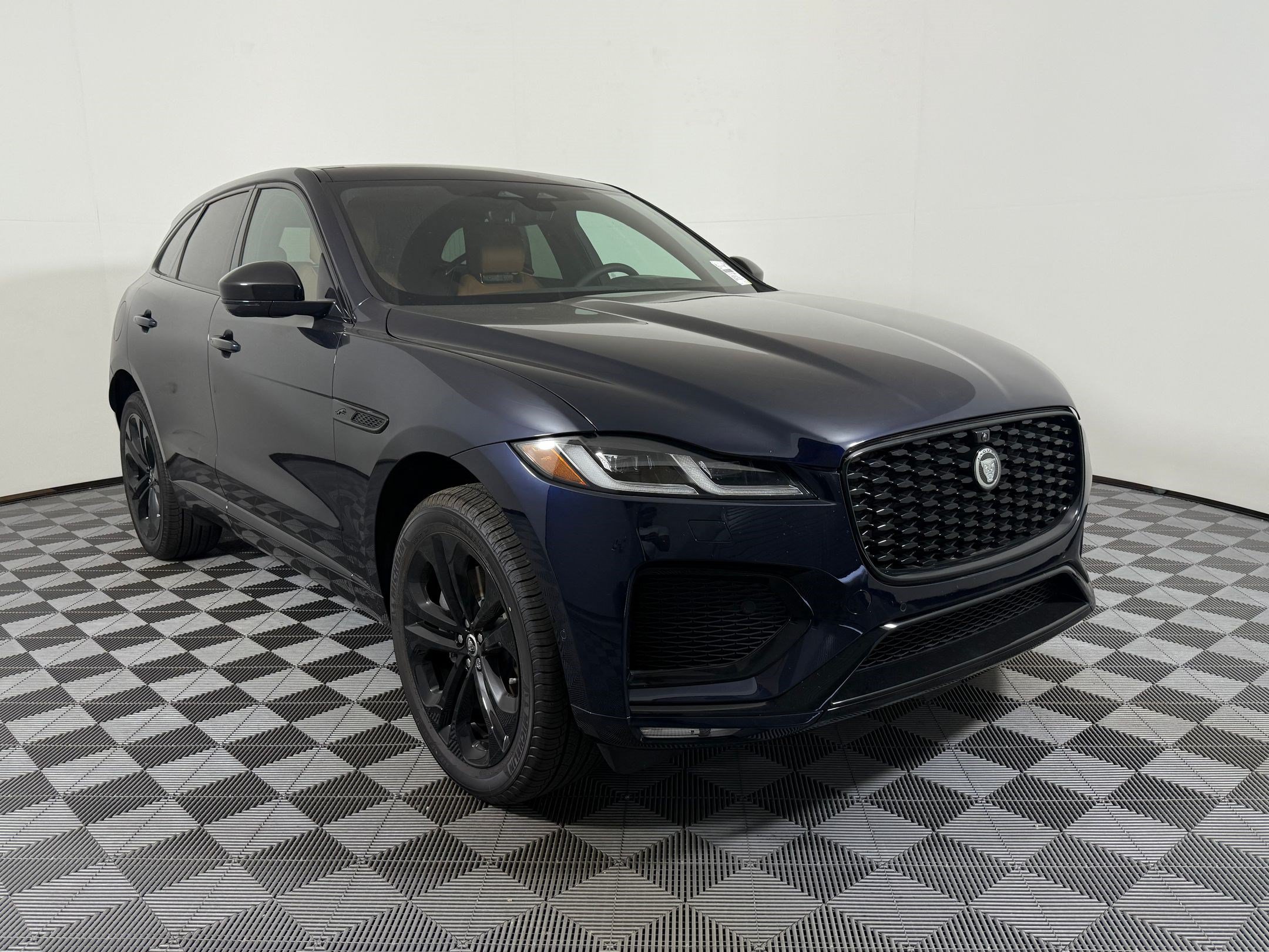 New 2026 Jaguar F-PACE R-Dynamic S AWD/4WD image 7