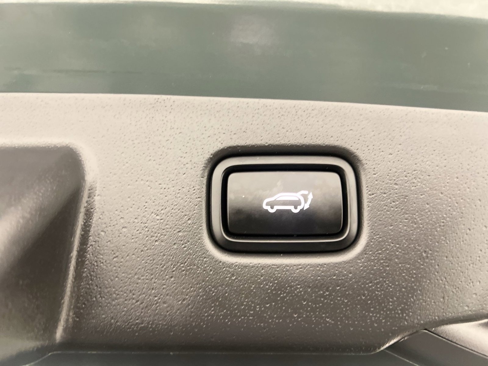 Used 2023 Kia Niro SX Touring image 28