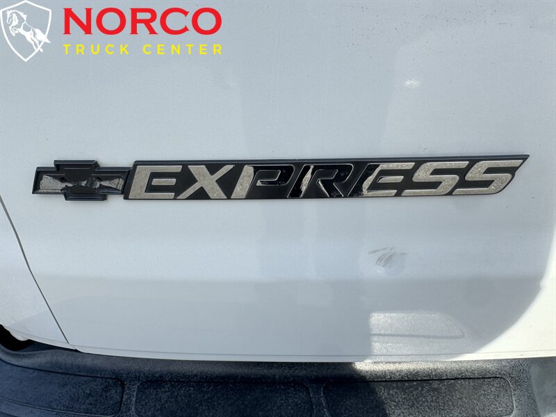 Used 2020 Chevrolet Express 3500 LT w/ LT Preferred Equipment Group RWD image 14