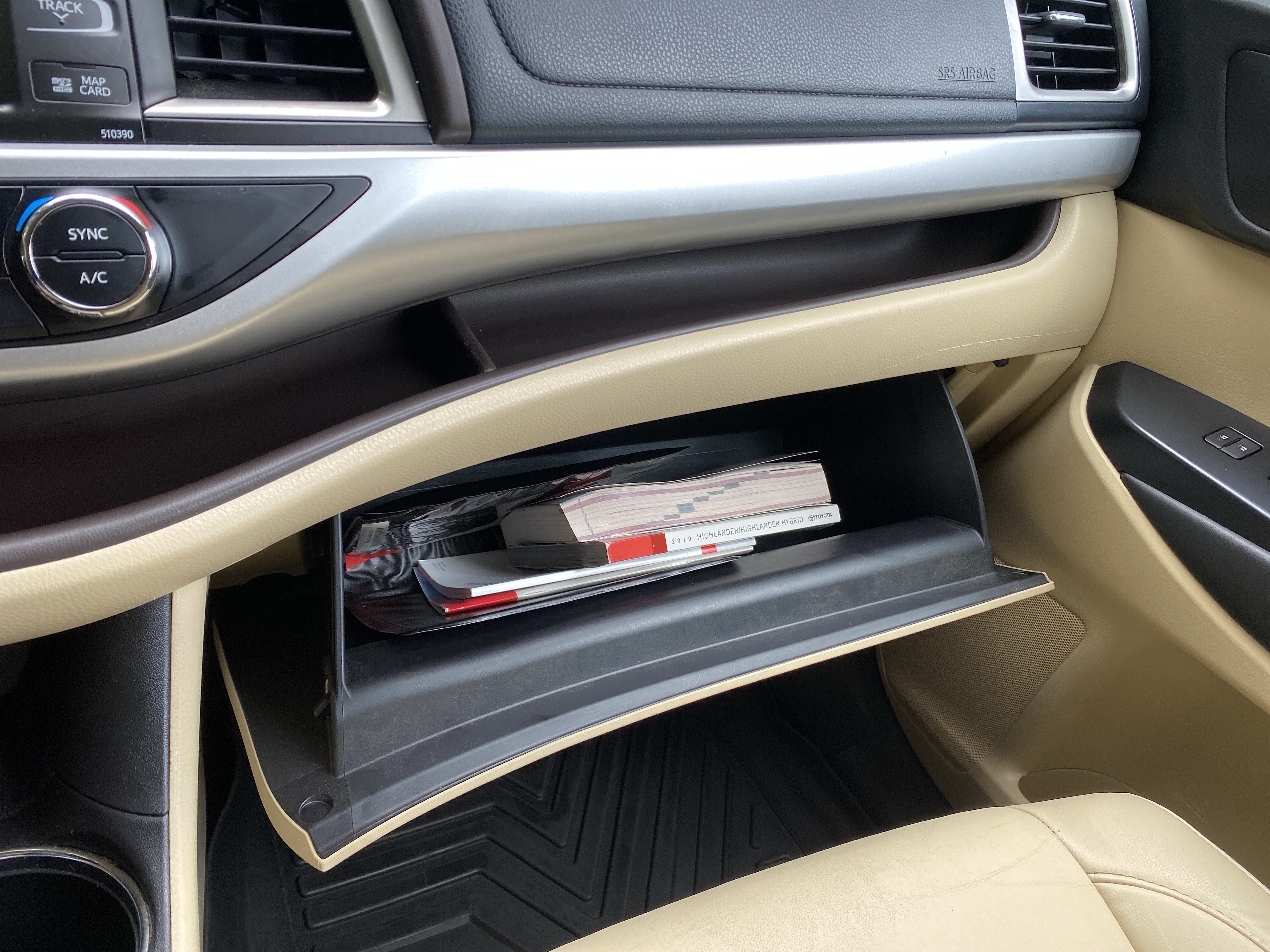 Used 2019 Toyota Highlander XLE FWD image 30