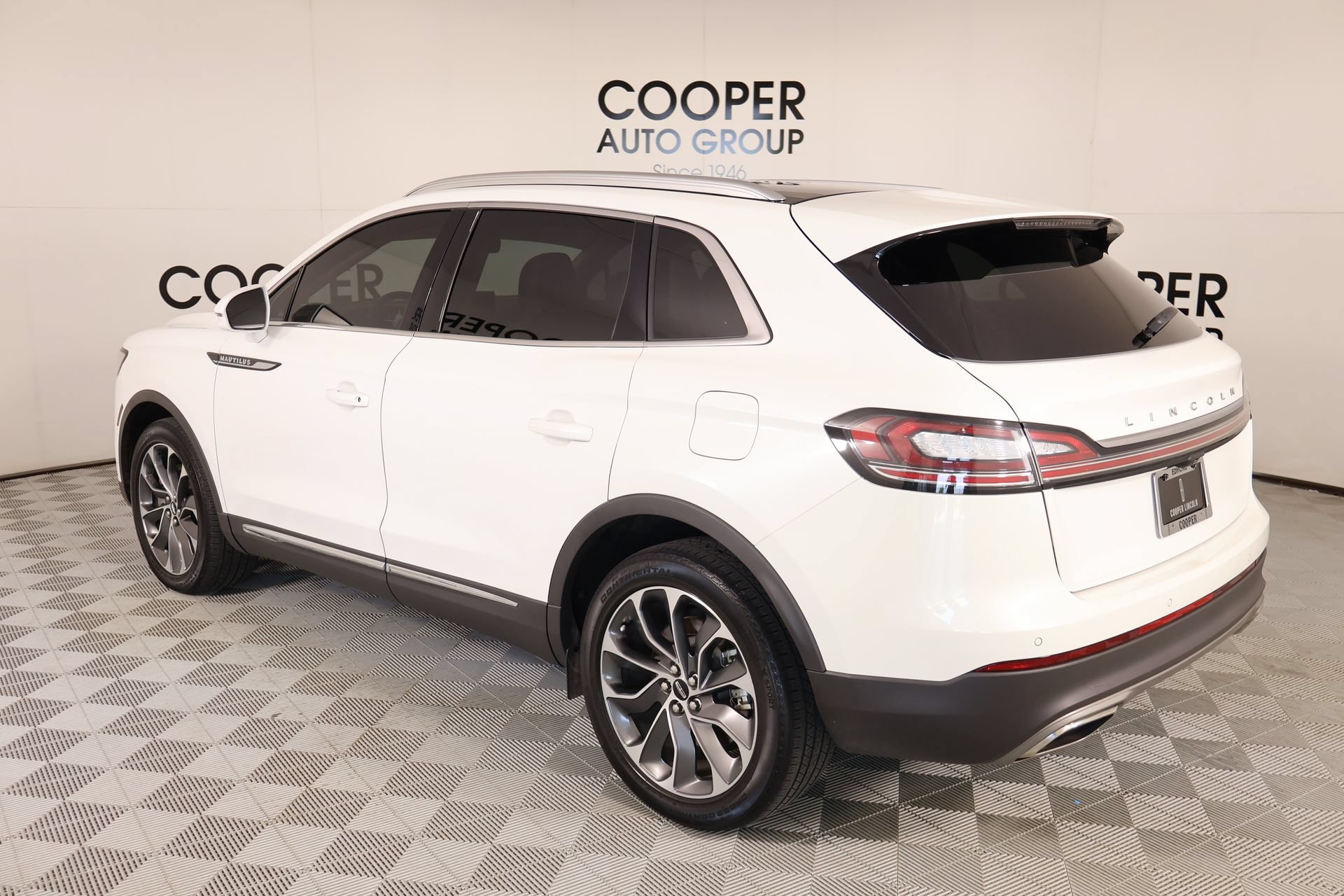 Used 2021 Lincoln Nautilus Reserve AWD/4WD image 23