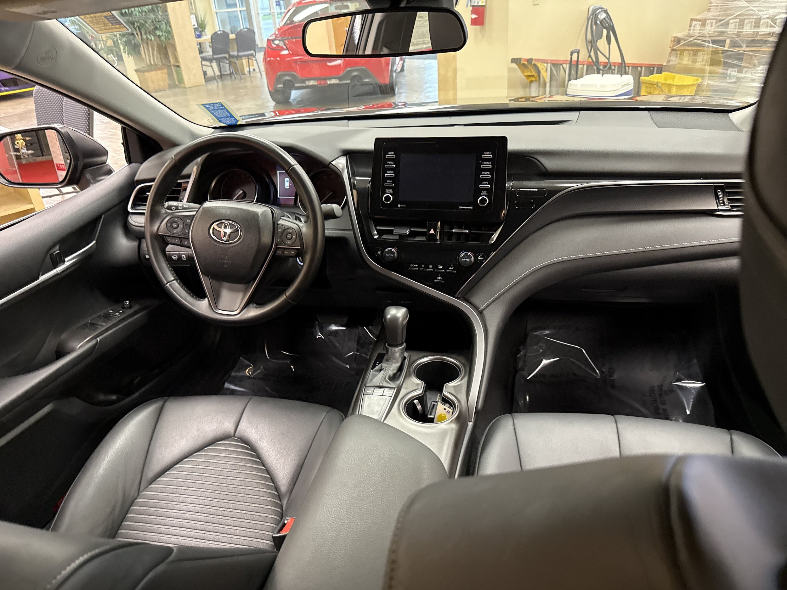 Used 2023 Toyota Camry SE FWD image 19