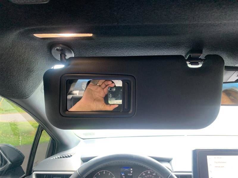 Used 2023 Toyota Corolla SE w/ SE Premium Package image 30