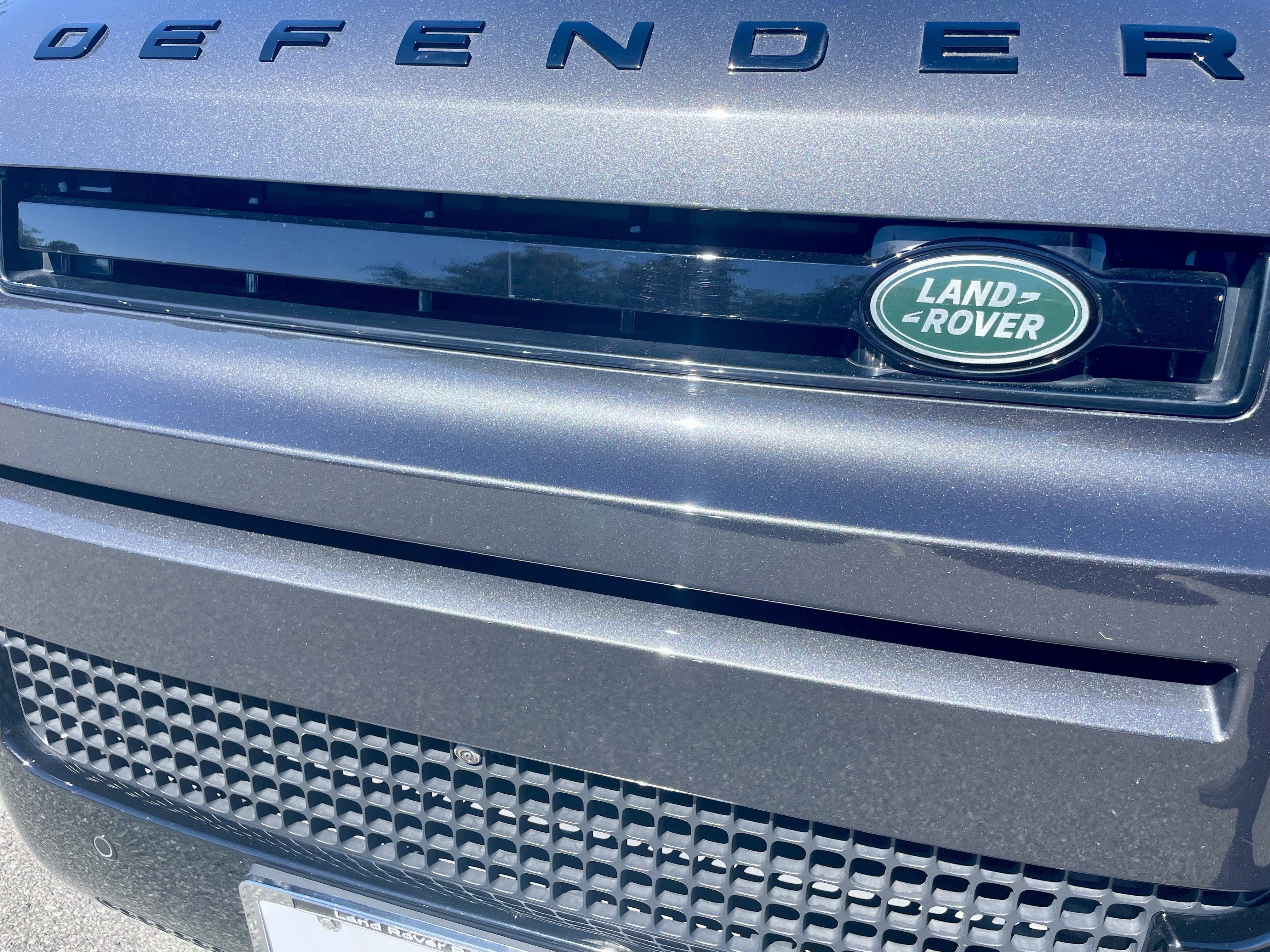 Certified 2025 Land Rover Defender 110 V8 AWD/4WD image 33