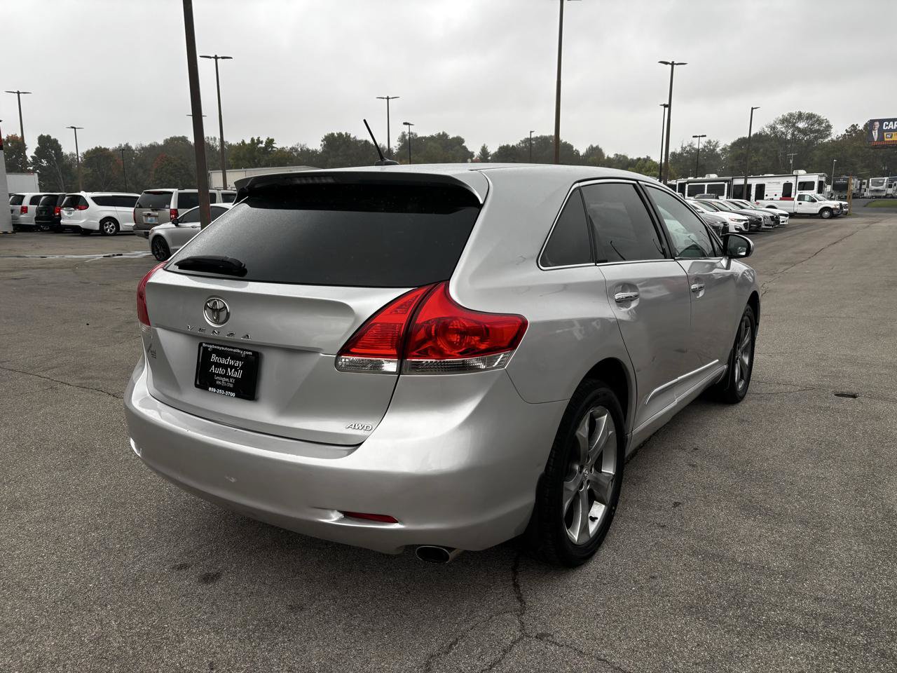 Used 2011 Toyota Venza AWD w/ Convenience Pkg image 3