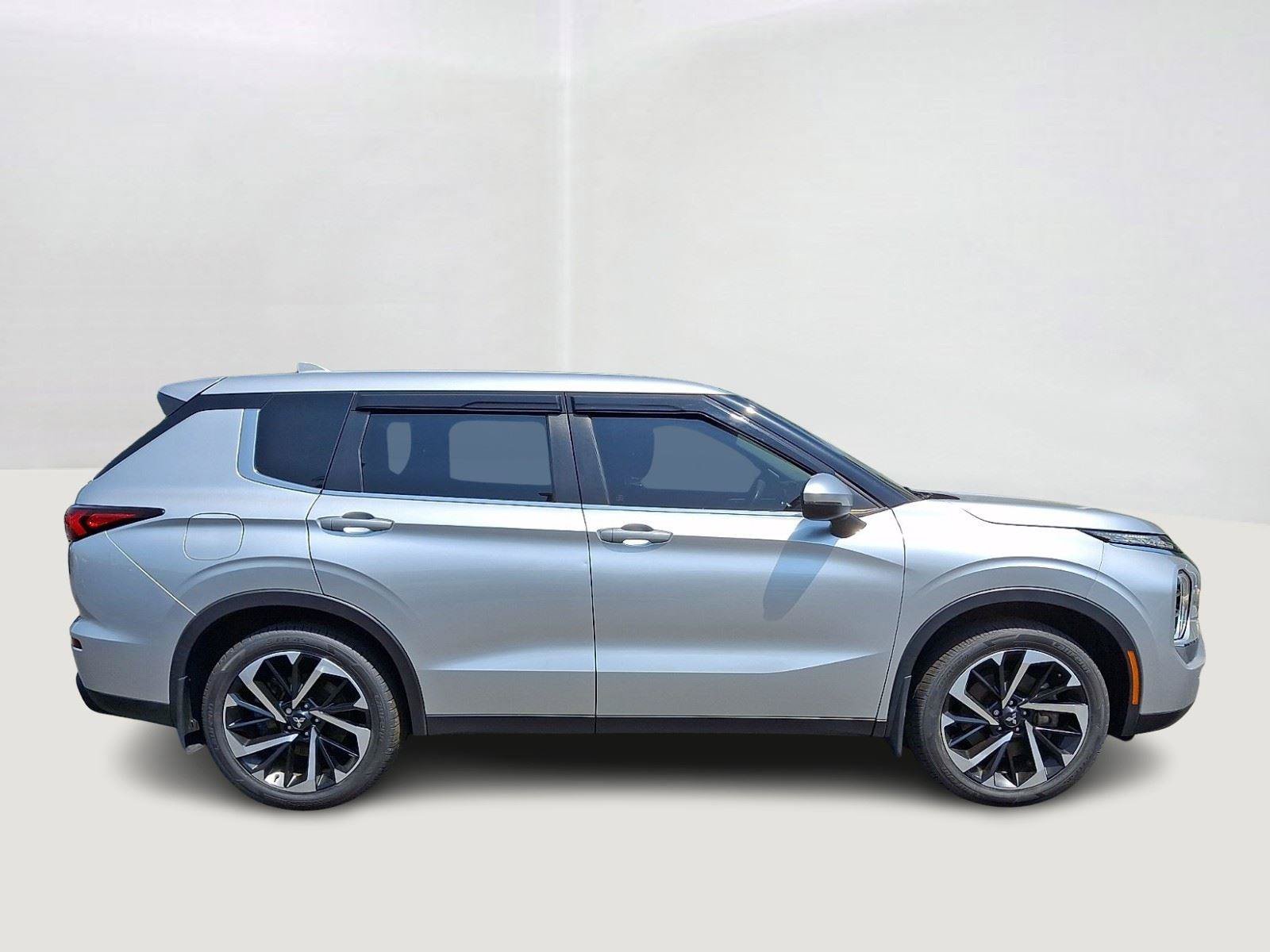 Used 2022 Mitsubishi Outlander ES AWD/4WD image 8