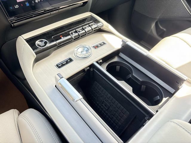 New 2026 Lincoln Navigator L Reserve w/ Jet Appearance Package AWD/4WD image 30