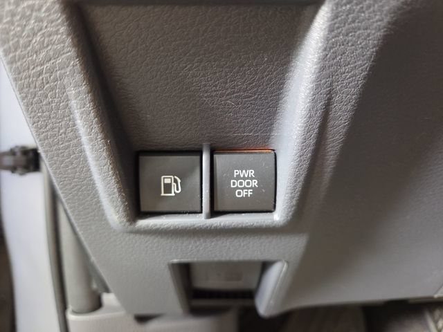 Used 2022 Toyota Sienna XLE FWD image 29