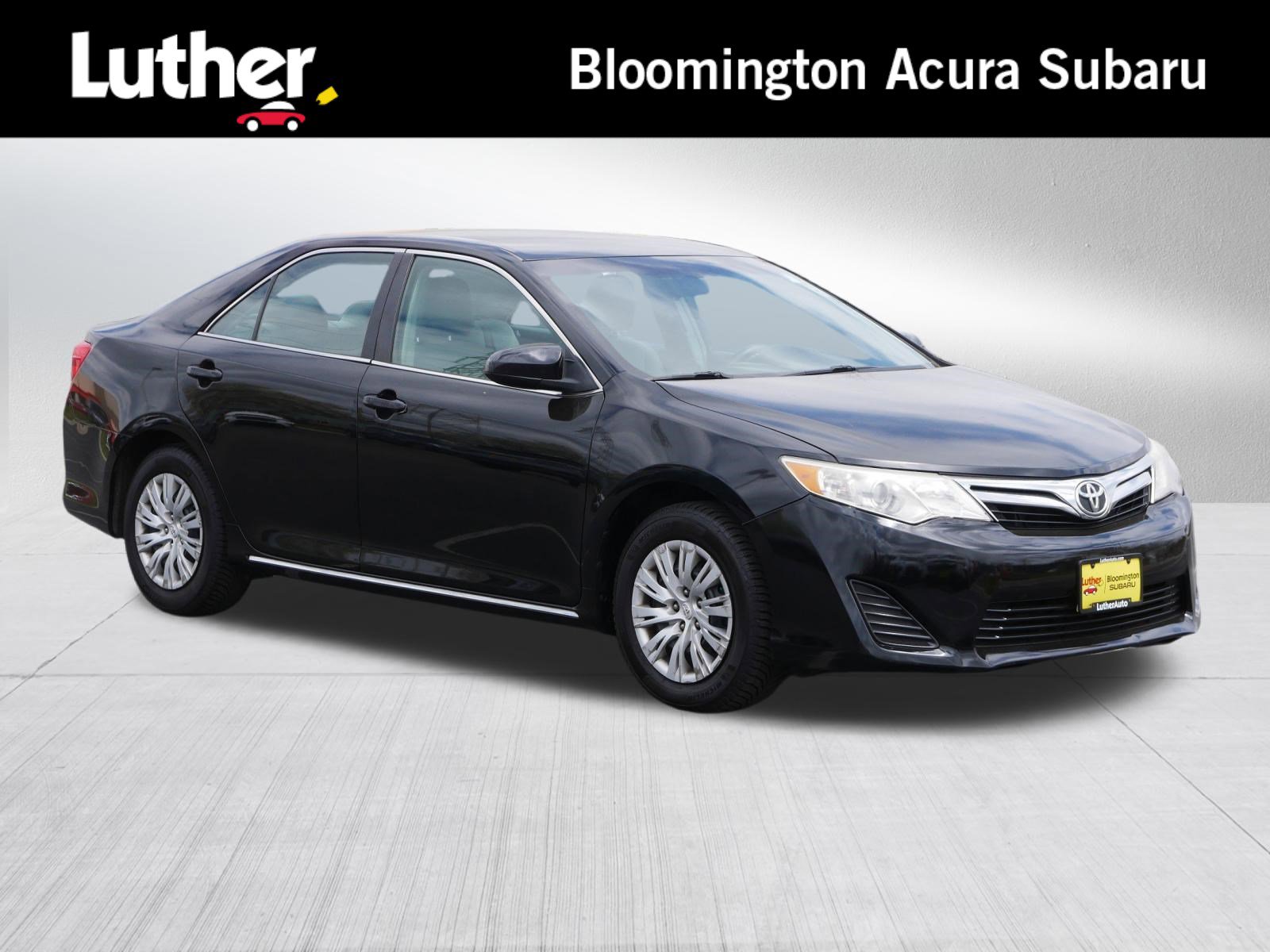 Used 2014 Toyota Camry LE FWD image 1